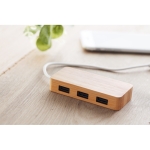 Hub personalizado de três portas USB 2.0 em caixa de bambu Bamboo cor madeira vista conjunto