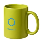 Caneca barata publicitária de cerâmica colorida 330ml Basic Colors cor verde-lima vista impressão tampografia