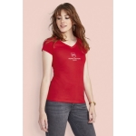 T-shirt cintada mulher com decote em V e algodão 150 g/m2 SOL'S Moon cor vermelho