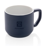 Caneca promocional de cerâmica de design moderno de 350ml Modern cor azul-marinho vista com logo