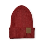 Gorro de algodão reciclado com patch e acabamento em nervuras cor bordeaux vista frontal 