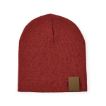 Gorro sustentável de RPET ideal para os dias frios de inverno cor bordeaux vista frontal 